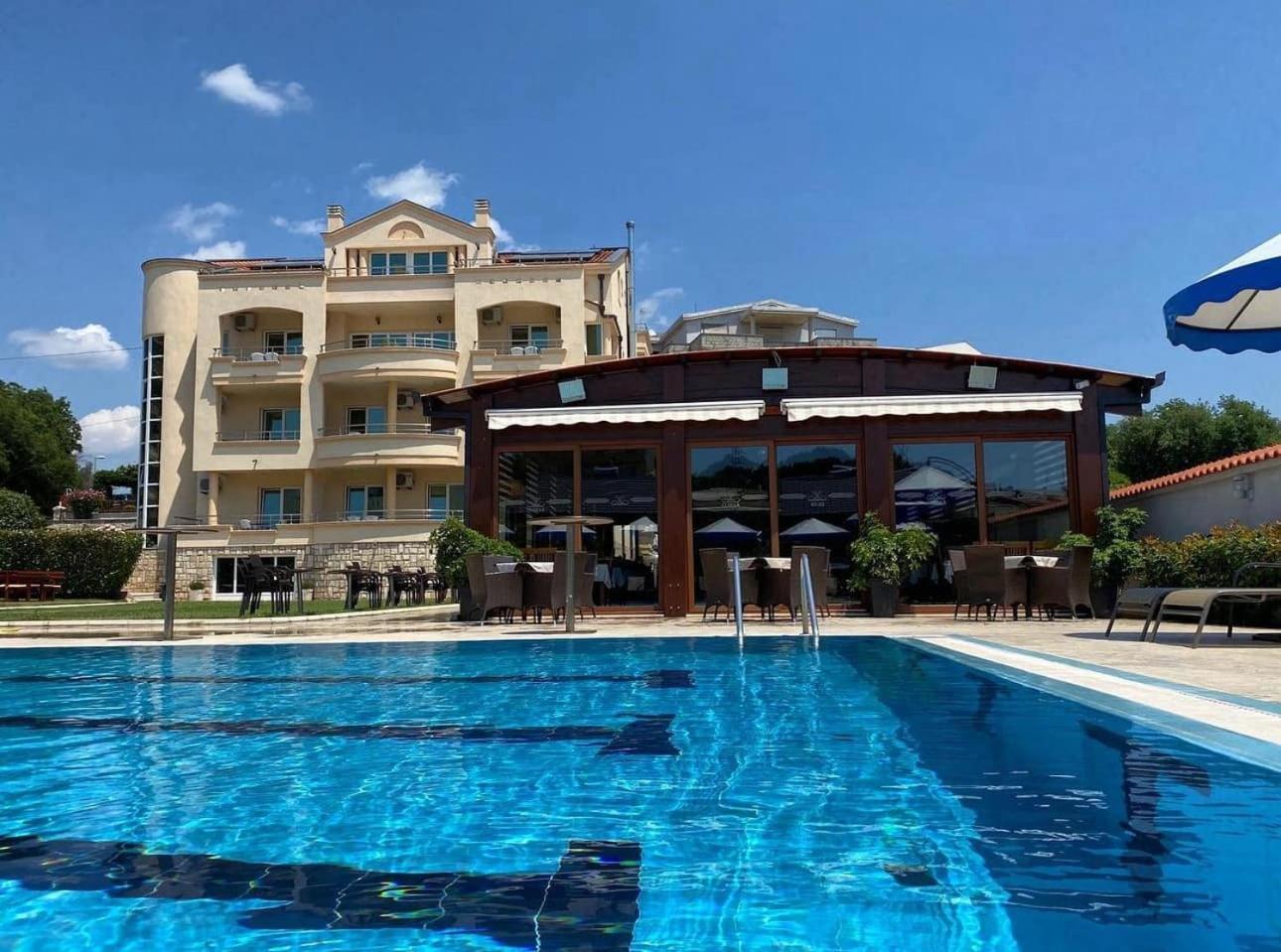 Apart Hotel Llolla Ulcinj Extérieur photo