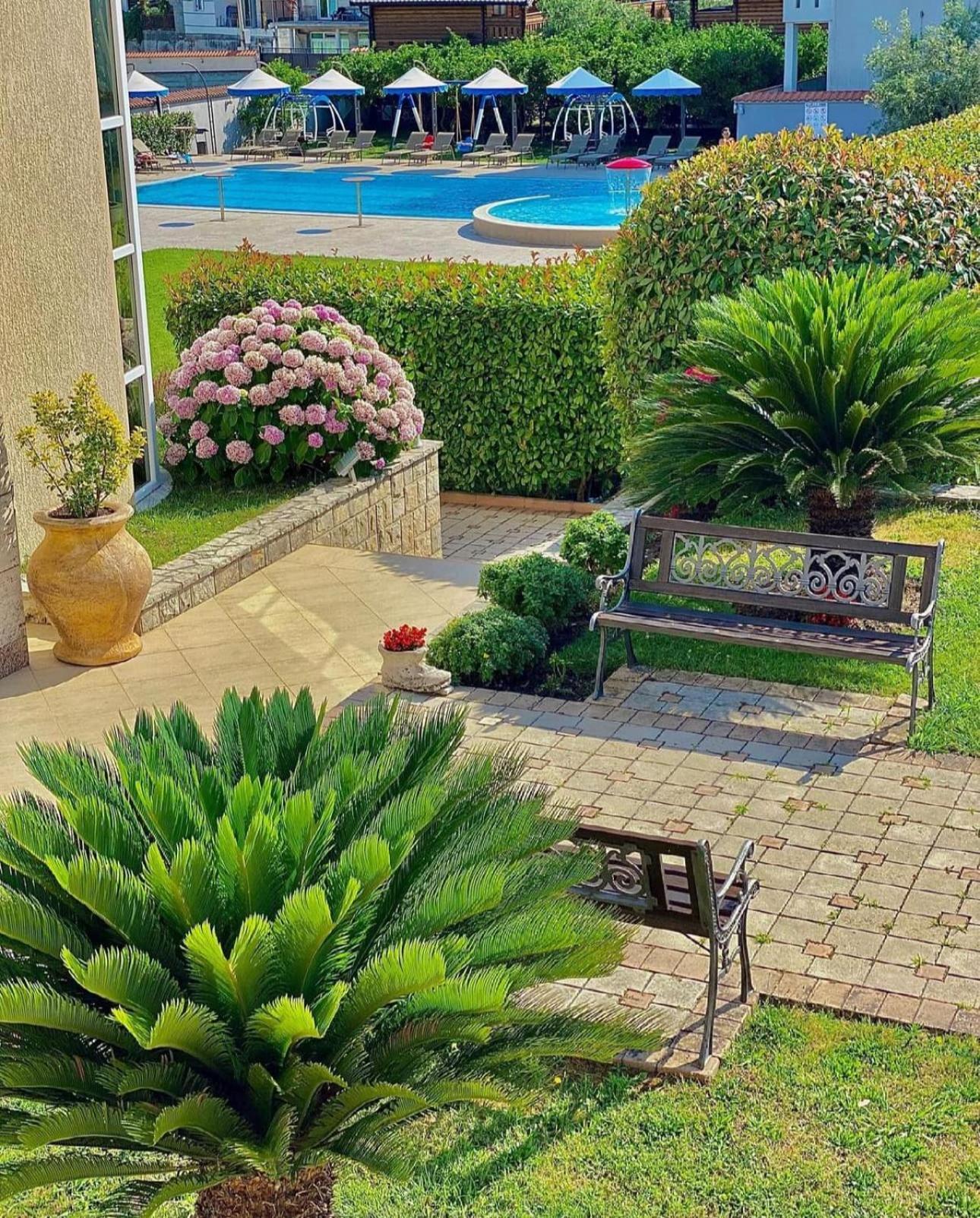 Apart Hotel Llolla Ulcinj Extérieur photo