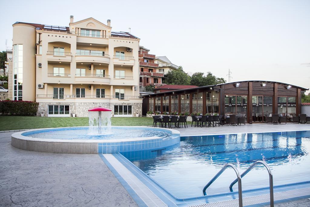 Apart Hotel Llolla Ulcinj Extérieur photo